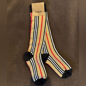 ❤️ 🖤🤎Burberry Children’s Iconic Stripe Socks Size M 30-32 🤎❤️🖤